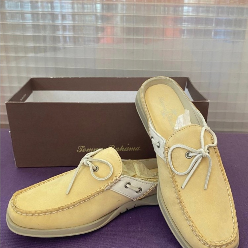 NIB Tommy Bahama Chamois Shoes 6